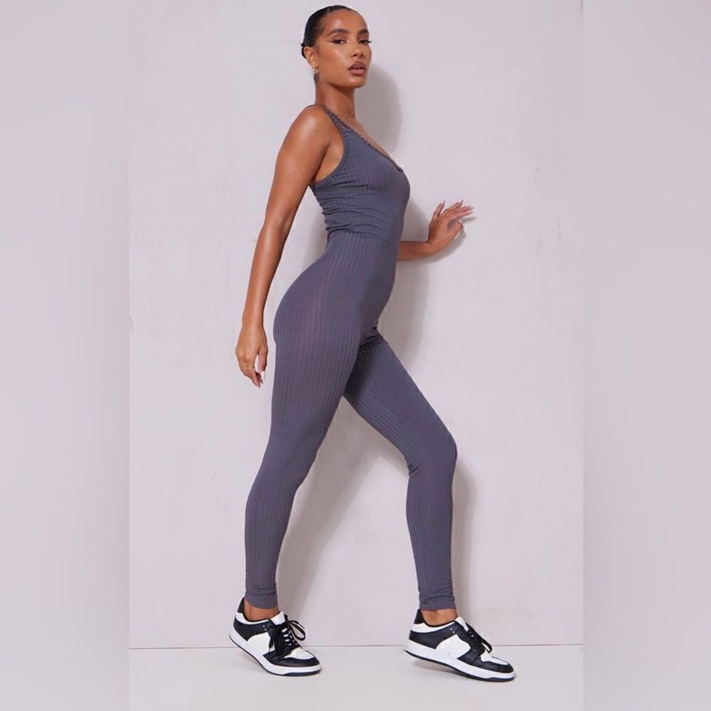 PrettyLittleThing Women’s Gray Double Strap Ankle Length Jumpsuit Size 6 Fitness